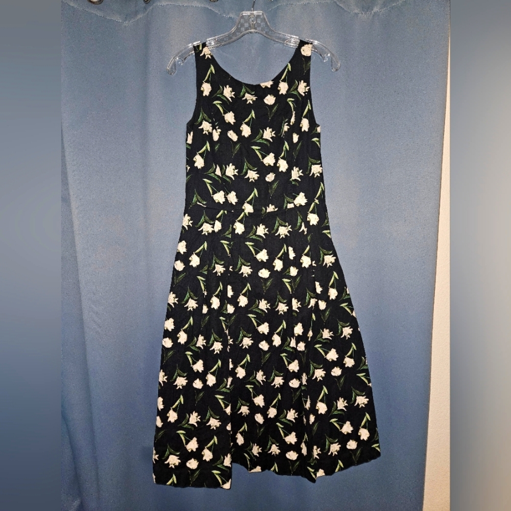 Flattering Eva Mendes Dress